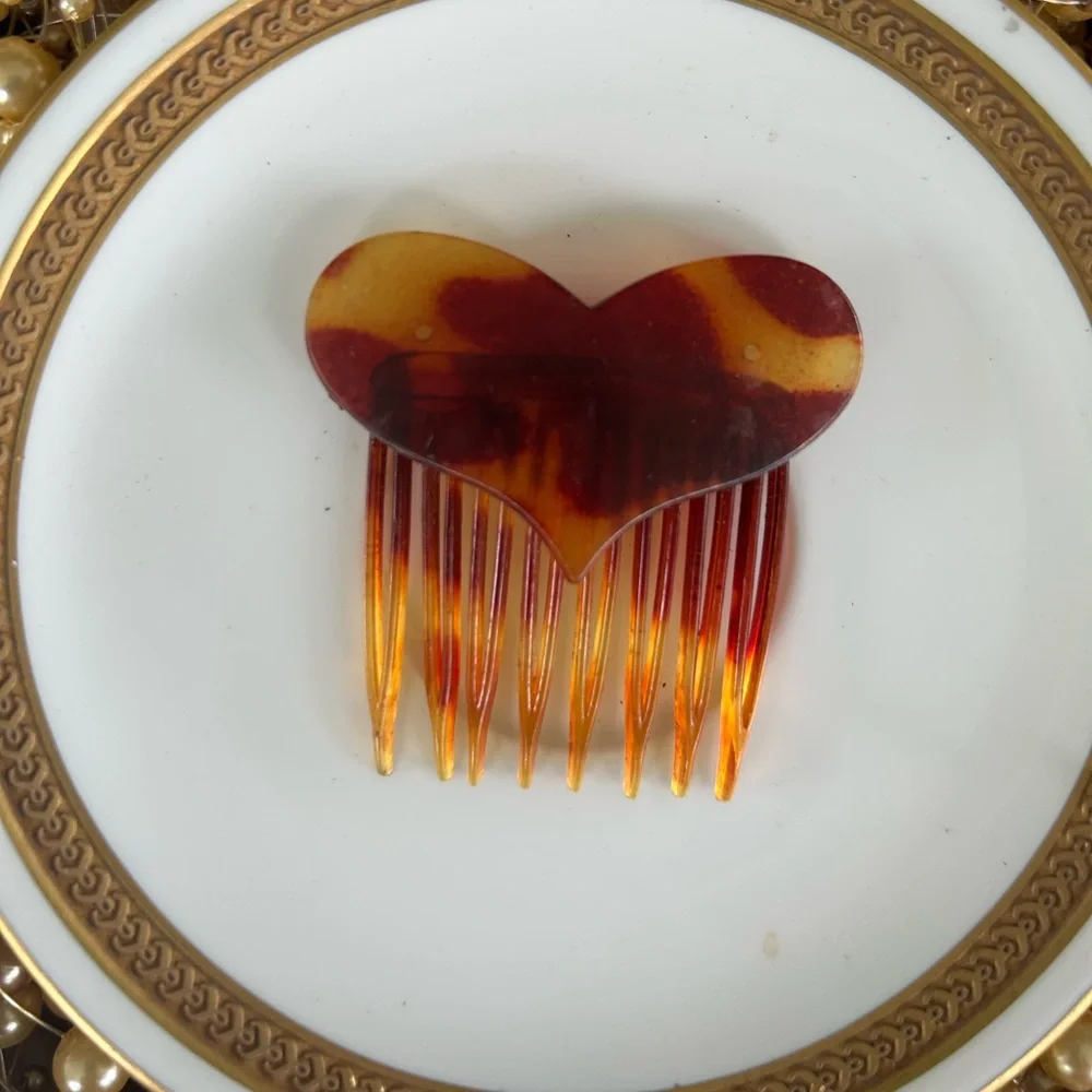 Vintage Heart-Shaped Tortoiseshell Hair Comb